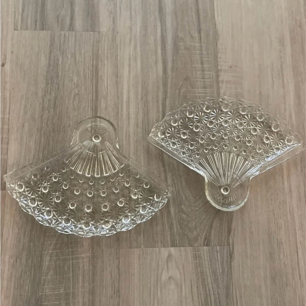 2 Elegant Fan-Shaped Snack Plates in Clear Glass